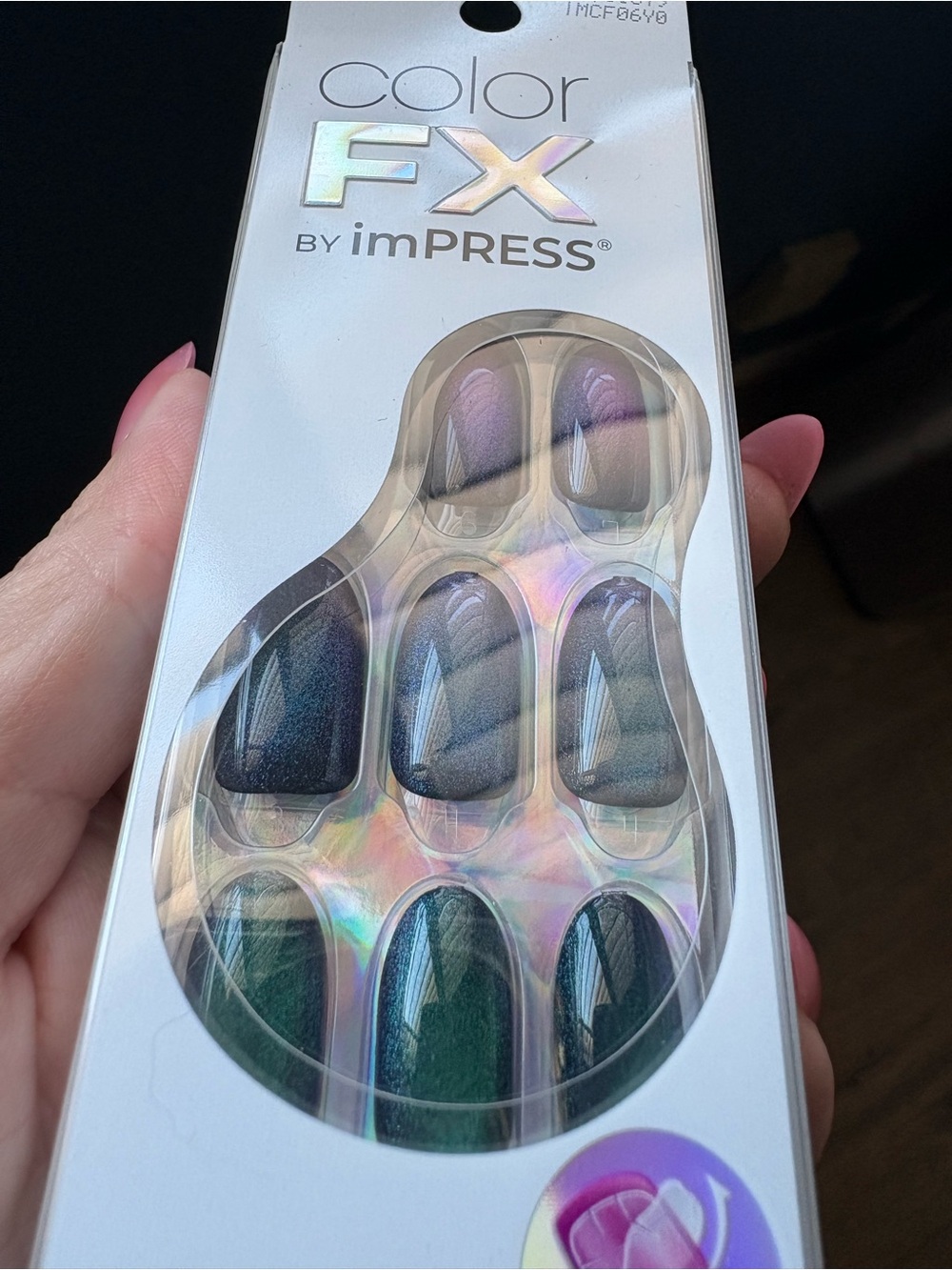 imPRESS Color FX Press-On Nails - 30 Count Chagne Colors